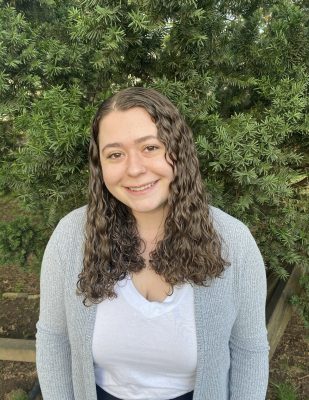 Headshot of the Thomas G. Giolas Memorial Scholarship award winner. 